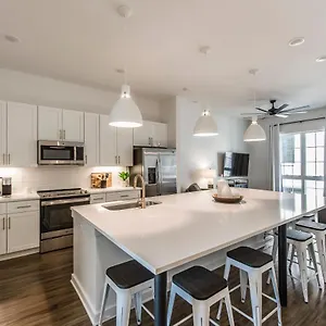 Brand New 4 Bedroom 4bath Townhome With Amazing Rooftop! Nashville
