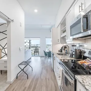 New In Nashville, Pool Gym Rooftop & Laundry 5 Min From Broadway Nashville